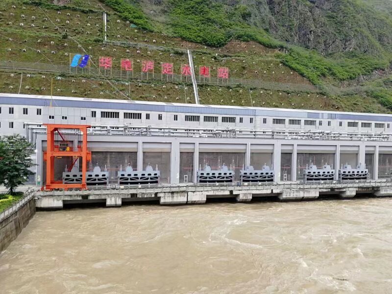 7月12日,川藏行第5天。泸定县—康定县,51公里。最高海拔2654米,驻地海拔2650米 7月12日,川藏行第5天。泸定县—康定县,51公里。最高海拔2654米,驻地海拔2650米