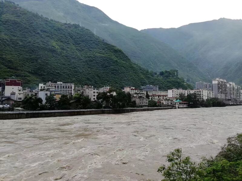 7月12日,川藏行第5天。泸定县—康定县,51公里。最高海拔2654米,驻地海拔2650米 7月12日,川藏行第5天。泸定县—康定县,51公里。最高海拔2654米,驻地海拔2650米